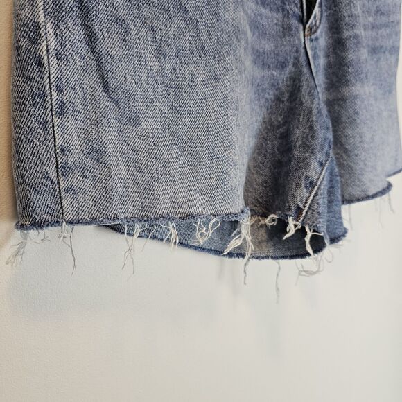 House of Harlow 1960 High Rise Button Fly‎ Mom Denim Shorts Inseam 4.5" Size 29 - Picture 3 of 8